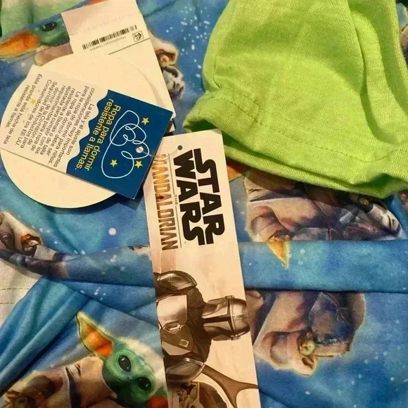 THE MANDALORIAN 2 PIECE STAR WARS PAJAMA SET NWT - Picture 3 of 6